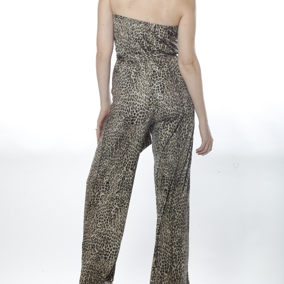 NWT Strapless Leopard Print Jumpsuit with Belt - Picture 4 of 4